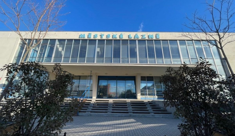 Znojemští radní zadali studii na přestavbu městských lázní. Vznikne nová sportovní hala