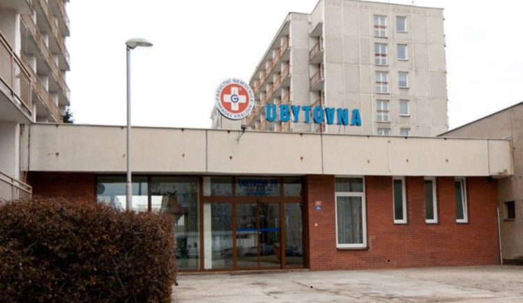 Město se pustilo do hledání firmy, která opraví bývalou ubytovnu fakultní nemocnice