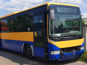 Školní výlet skončil zákazem jízdy. Děti vezl rozpadající se autobus