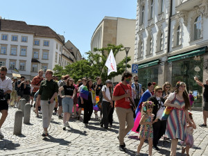 Brnem prošel duhový průvod. Protestující upozornili na útlak queer komunity