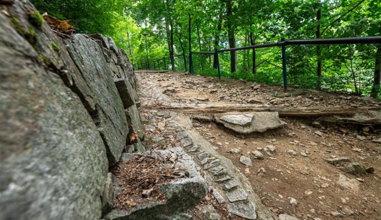 Pozor, cesta na Malém Heulose je na týden zavřená. Objeví se tam betonová svodidla
