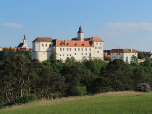 Zámek v Jevišovicích otevřel nové expozice, láká na hudbu i řemeslo