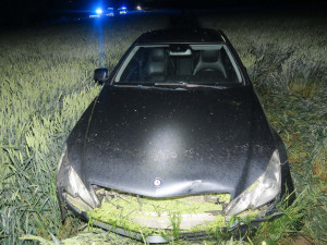 Řidič poblíž Moravan srazil důchodce a z místa utekl. Policisté hledají svědky