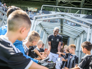 Quadri Adediran definitivně opouští Dynamo a míří do brněnského Artisu