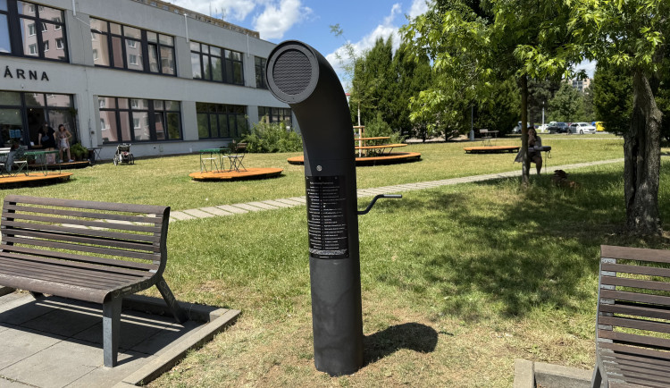 Brněnské Kohoutovice mají stroj na poezii. Zahraje hodové písně i příběh o pařezu