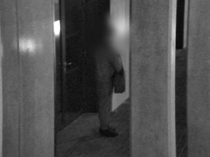 VIDEO: Muž v Brně se vloupal do ještě neotevřené kavárny. Tvrdil, že bylo otevřeno