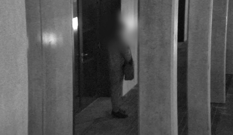 Muž v Brně se vloupal do ještě neotevřené kavárny. Tvrdil, že bylo otevřeno