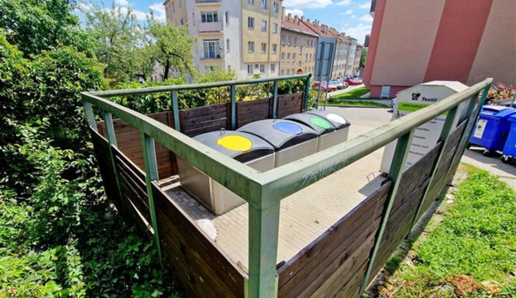 Vyškov nechal nainstaloval polopodzemní kontejnery, mají zlepšit estetiku města