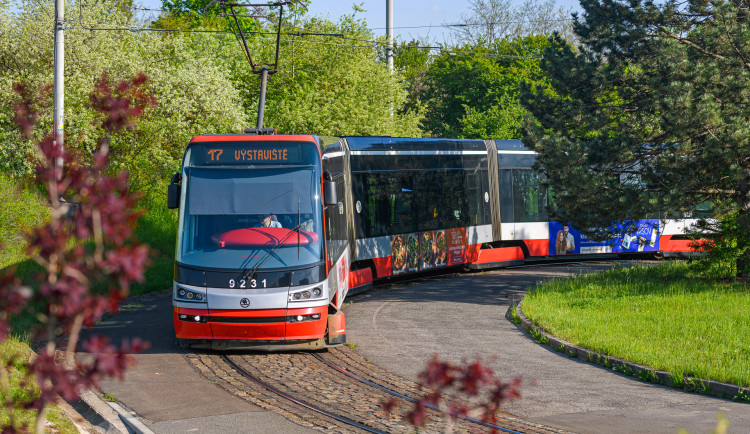 Dopravní podnik během šesti let dodá klimatizace do 123 tramvají Škoda 15T