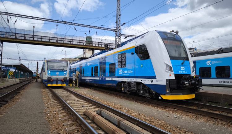 RegioPantery na Královéhradecku za rok ujely vzdálenost delší než je vzdálenost na Měsíc