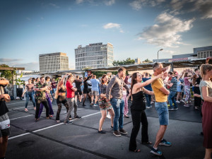 Léto bude na střeše Vaňkovky opět ve znamení tance, zábavy i kultury