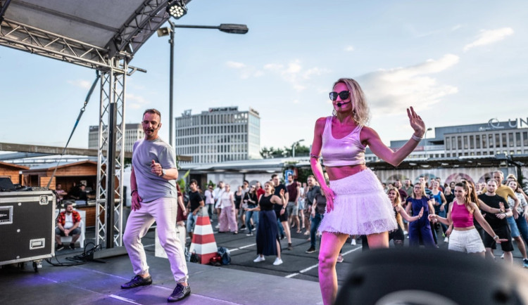 Léto bude na střeše Vaňkovky opět ve znamení tance, zábavy i kultury