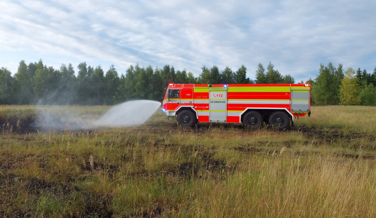 Hasiči varují před požáry v přírodě. Od začátku týdne zasahovali u devatenácti případů