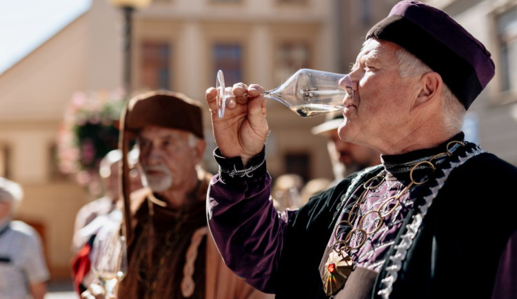 Znojemské historické vinobraní 2025: Když se víno potká s historií