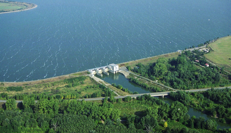 Voda v přírodních koupalištích na jihu je dobrá, Prýgl má zhruba  23 stupňů