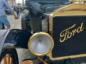 VIDEO: Ford model T postavil Ameriku na kola a mně dělá radost, říká Ivo Novotný