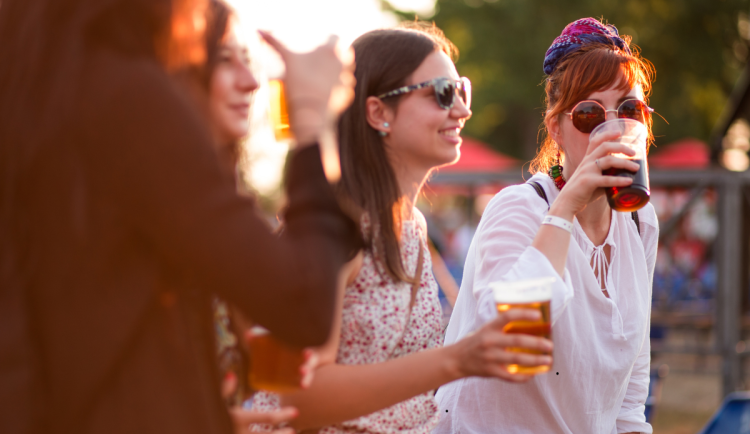 Dvůr Králové mění pravidla pro pití alkoholu na veřejnosti. Co se nového chystá?