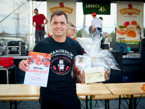 Maxijedlík opět úřadoval. V Židlochovicích spořádal přes dvě kila ovocných knedlíků