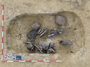 Archeologové našli mezi Pohořelicemi a Lechovicemi středověká sídliště a hrob