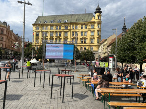 Kolik stojí pivo, klobása nebo limo? Drbna zmapovala ceny ve fanzóně MotoGP