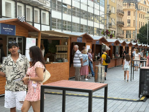 Kolik stojí pivo, klobása nebo limo? Drbna zmapovala ceny ve fanzóně MotoGP