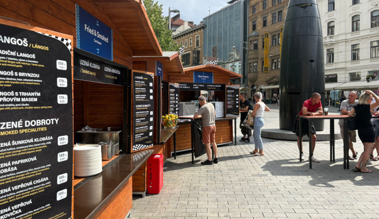 Kolik stojí pivo, klobása nebo limo? Drbna zmapovala ceny ve fanzóně MotoGP