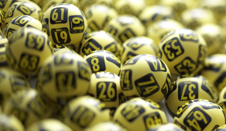 Počet milionářů roste. V kraji si lidé díky Sazce letos rozdělili přes 37 milionů