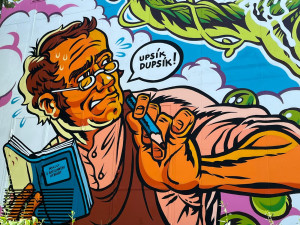 VIDEO: Mendel zápasí s hrachovým monstrem. Trafostanici v Brně zdobí nová malba