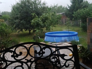 VIDEO: Jižní Moravu potrápil vítr. Strážníci řešili uvolněnou střechu i fasádu