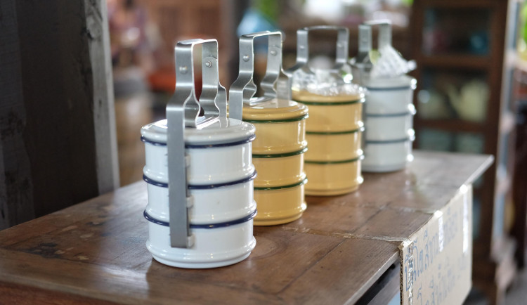 Seniorka si nevyzvedla oběd. Muž z Rychnovska to nenechal být a zachránil jí tím život