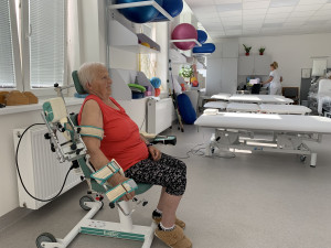 Nová lůžka i vodoléčba. V brněnské nemocnici vylepšili rehabilitační péči