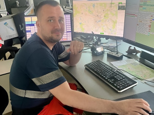 Bonbón uvízl v krku, syn se dusil. Život po telefonu zachránil operátor z Břeclavi