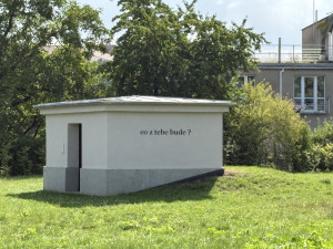 Sochy v Brně proměňují veřejný prostor v galerii. Netradiční procházka v okolí Žlutého kopce je přehlídkou současného umění