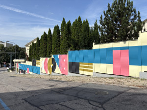 Sochy v Brně proměňují veřejný prostor v galerii. Netradiční procházka v okolí Žlutého kopce je přehlídkou současného umění