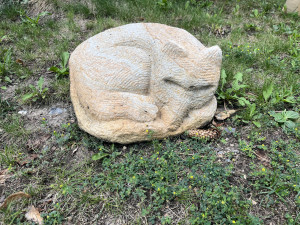 FOTO: Lidé v Brně si vyzkoušeli sochařinu. Díla vystavují v zahradě vily Löw-Beer