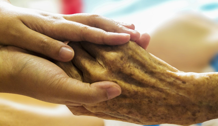 Brněnský hospic podporuje po ztrátě blízkého. Jeho poradna je nově otevřena i veřejnosti