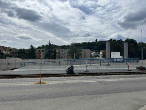 VIDEO: Vlečka z Poříčí dožívá. Koleje z výstaviště silničáři odstraní do konce srpna