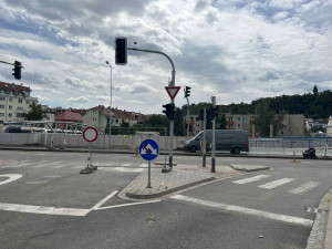 VIDEO: Vlečka z Poříčí dožívá. Koleje z výstaviště silničáři odstraní do konce srpna