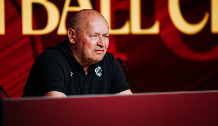 Když jsi v rohu u zdi, musíš zaútočit a kousnout jako krysa, řekl trenér Koubek po výhře Plzně