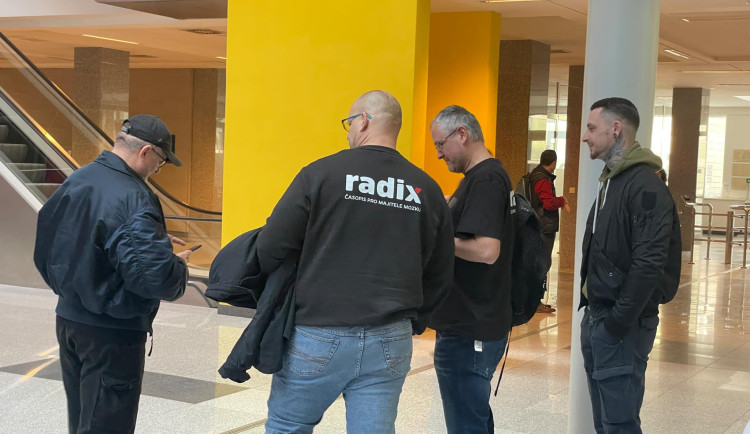 Popírání holokaustu? Brněnský soud viníky nenašel, žalobkyně s rozsudkem nesouhlasí