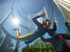 Létání bez křídel? Vyzkoušejte větrný tunel v Brně