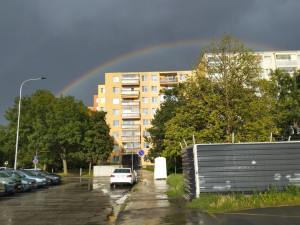 FOTO: Když příroda kouzlí. Oblohu nad Brnem ozdobila dvojitá duha