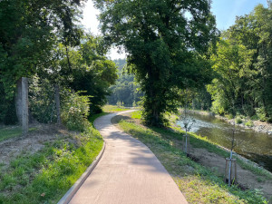 VIDEO: Od Riviéry po Rullerovo nábřeží. Prošli jsme novou náplavku v Brně