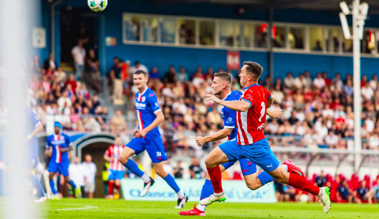 Vyprodané druholigové derby mezi Artisem a Zbrojovkou skončilo 2:2