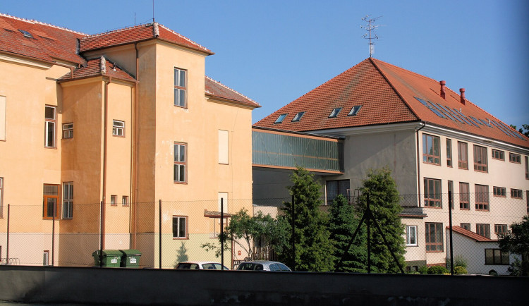 SŠ slavkov učebny za 98 mega