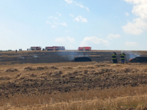Na Vyškovsku hořelo pole a balíky slámy, plameny zasáhly pět hektarů