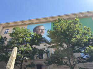 ANKETA: Fialův obří billboard rozděluje Brňany. Památkáři zuří, lidé se smějí