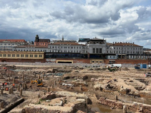 Archeologové pod bývalým Priorem našli hřbitov i sádky s kostmi ryb