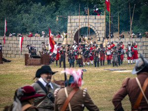 Den Brna nabídne dvě bitvy, průvod vojáků i noční ohňovou show na Kraví hoře