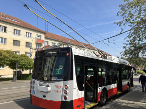 Parciální trolejbusy se v Brně osvědčily. V budoucnu by mohly jezdit i na letiště